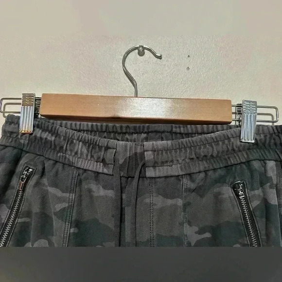 Athleta Farallon Jogger - Camo Print - Size 2 - Picture 5 of 11